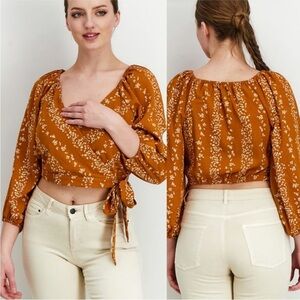 🎆 BCBG Paris Cropped Blouse small orange white floral wrap long sleeve v-neck